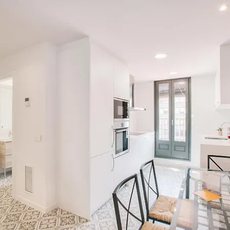 Flateli Rambla 5 2-1 Χιρόνα